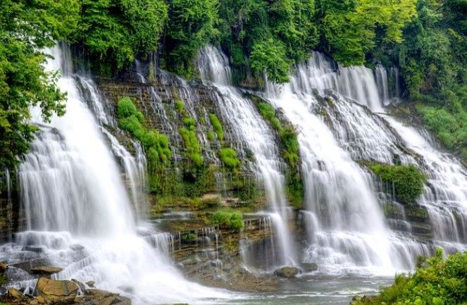 Image of waterfalls 